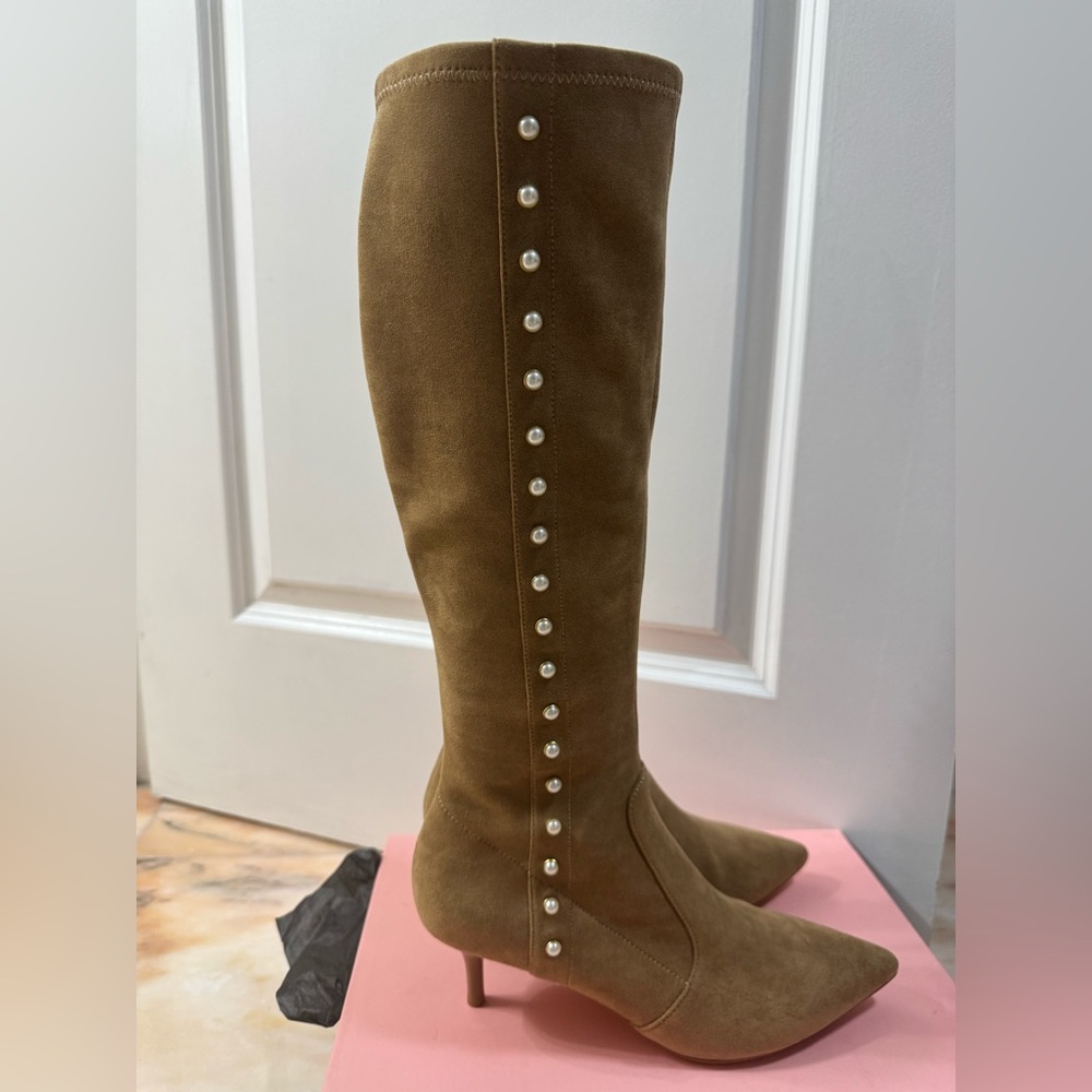 Luxury Rebel’s suede Boots with Pearl Accents